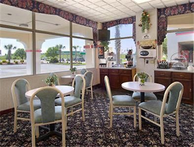Super 7 - Dillon Motel Restaurant photo